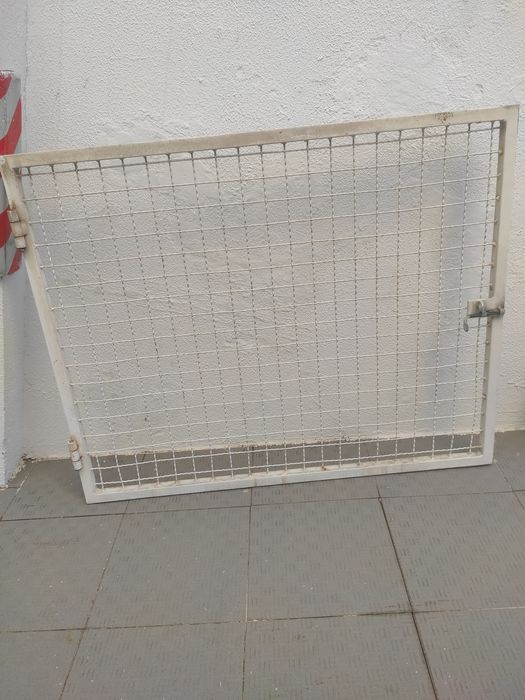 Portão de ferro tipo casa de gás