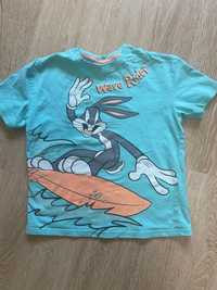 T-shirt r. 122 Looney Tunes- 5 złotych