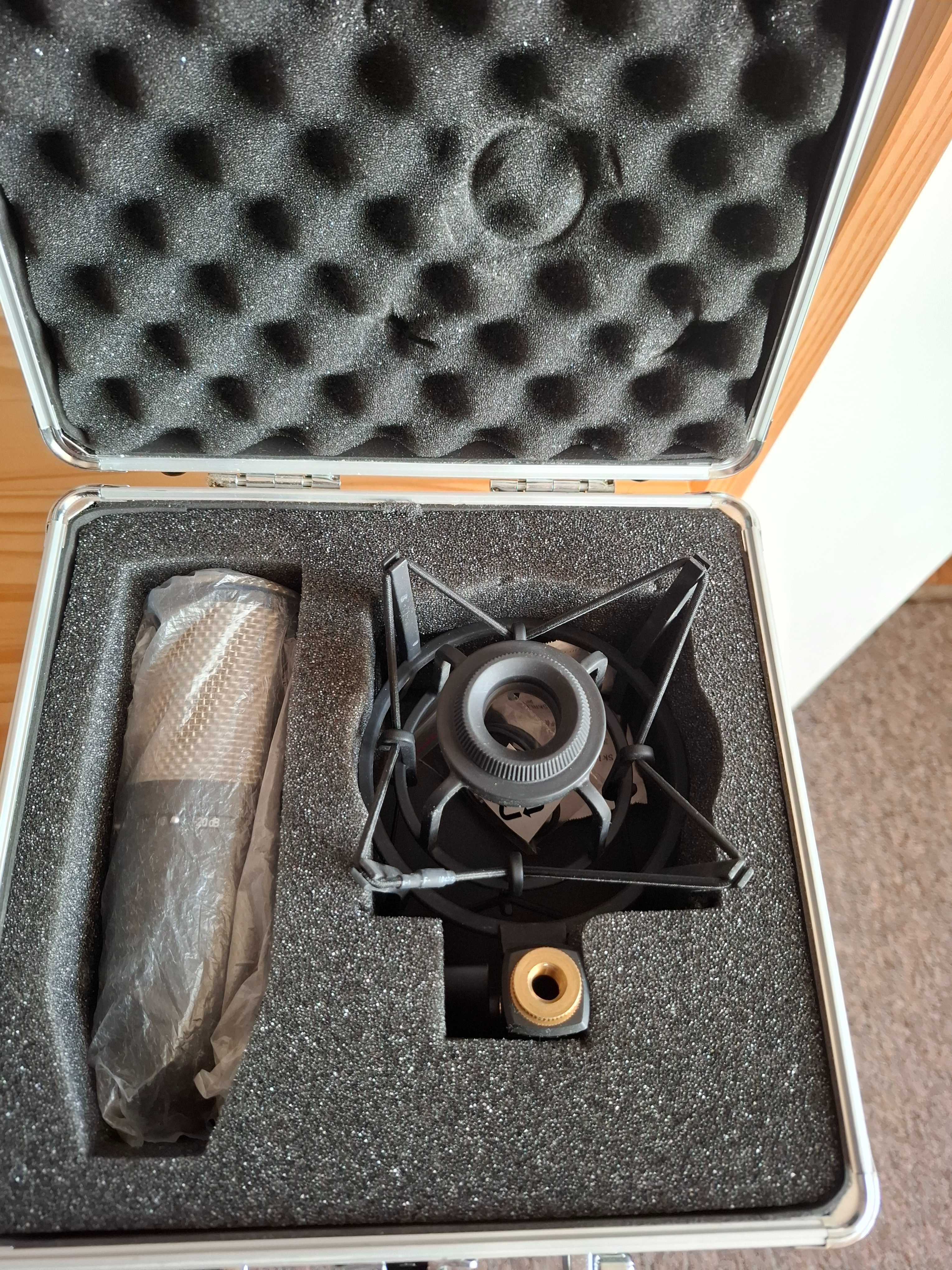AKG 420 mikrofon pojemnościowy