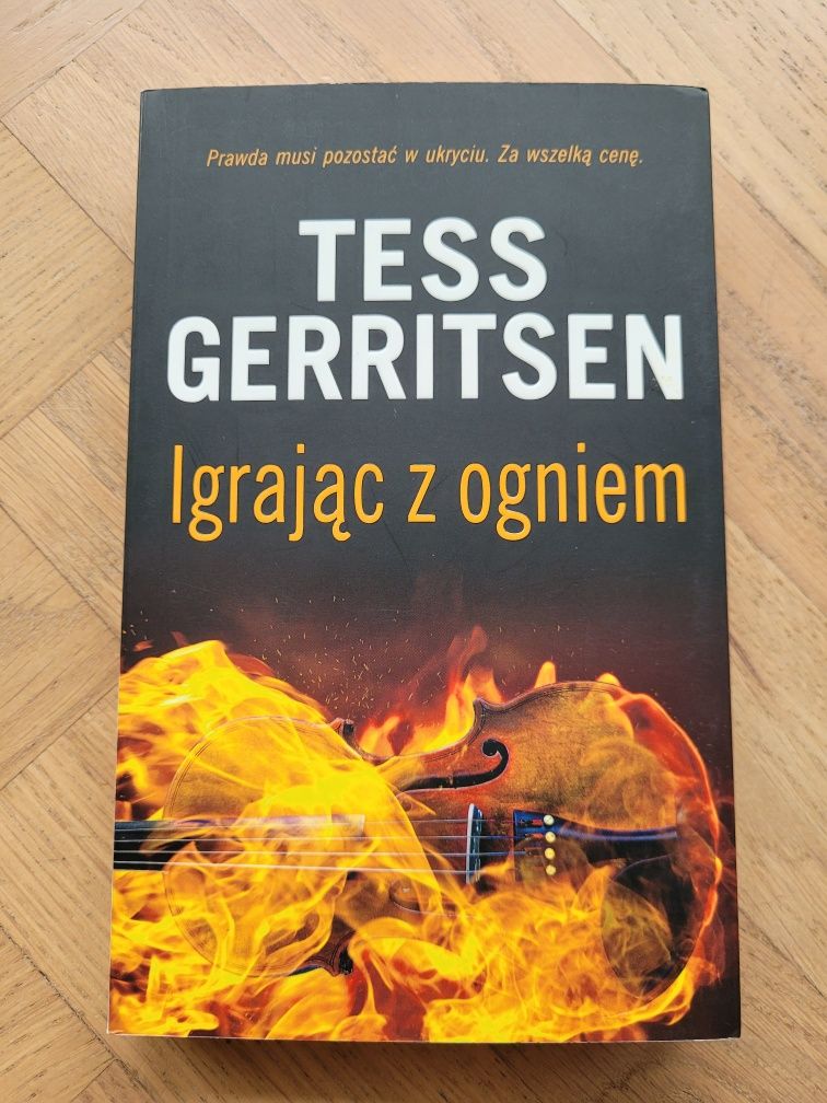 Igrając z ogniem Tess Gerritsen