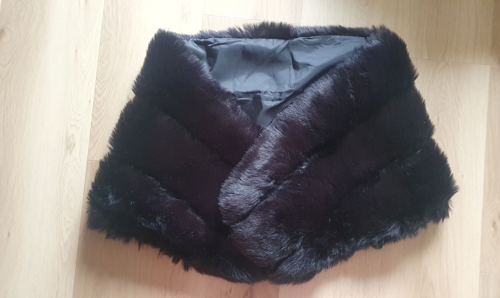 Czarna etola elegancka futerko sztuczny lis