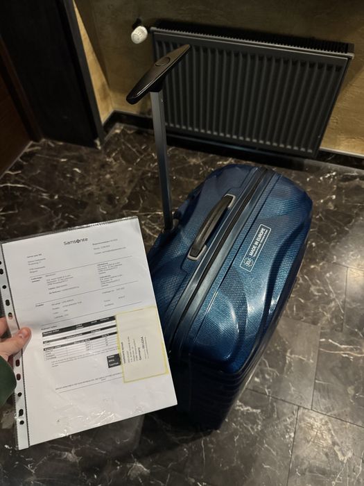 Walizka Samsonite Lite-Shock (American Tourister, Delsey)