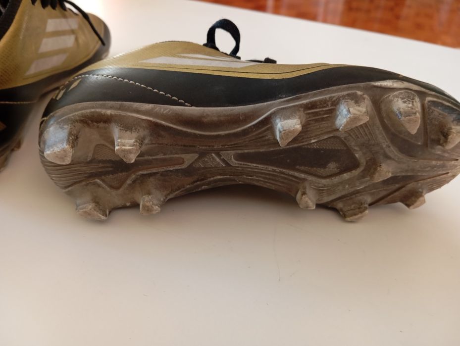 Chuteiras adidas 31