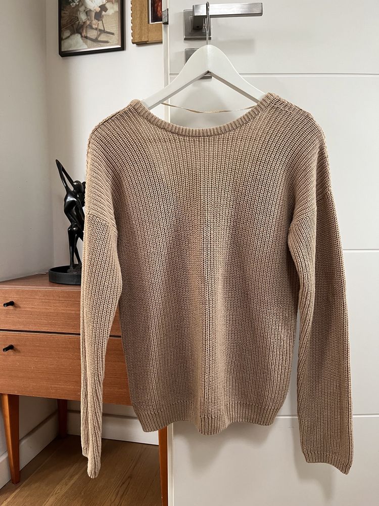 ND-KD sweter XS z dzianiny z glebokim dekoltem w serek / bezowy