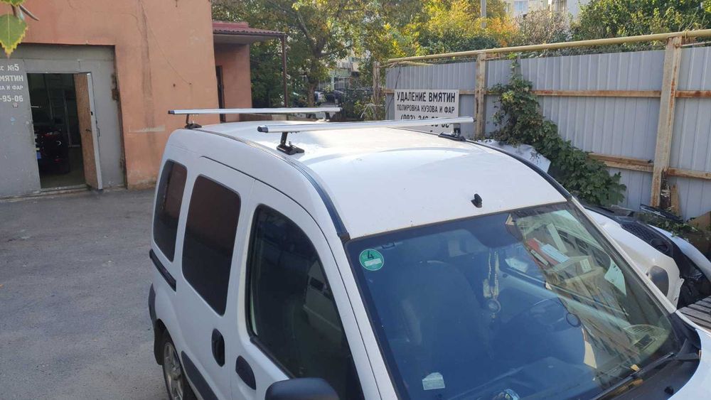 Алюмінієві аеро-дуги B 46 H 37 на дах Renault Kangoo.