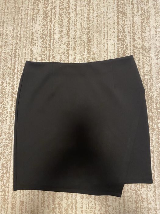 Продам спідницю чорну на запах