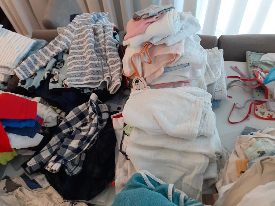 Muita roupa criança barata para desocupar (mais de 200 peças)