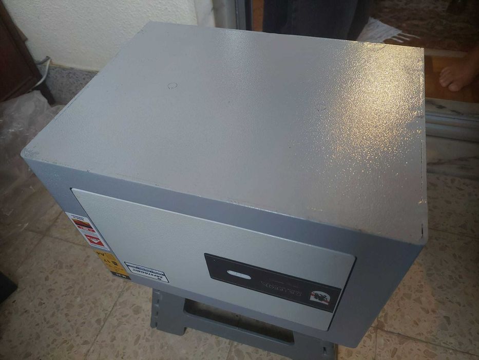 Cofre Armas com Chave OPTIMO ESTADO