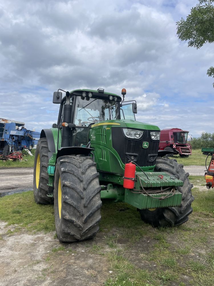 John Deere 6195M