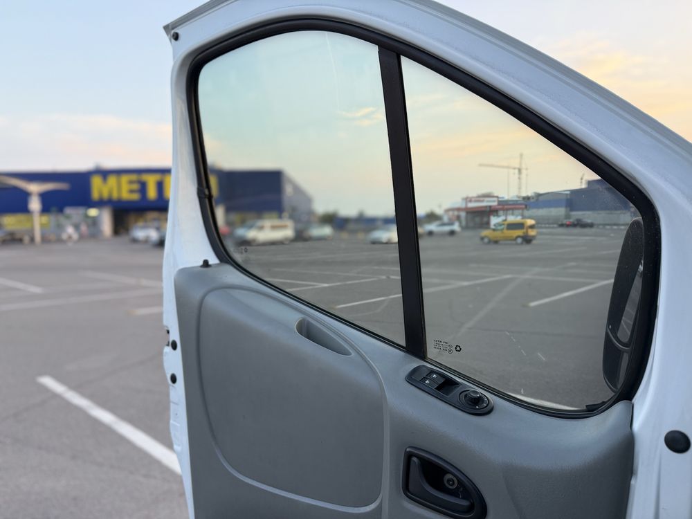 Бус Opel Vivaro 2006 (1.9dCi) мінівен, можливий обмін vito, trafic, t5