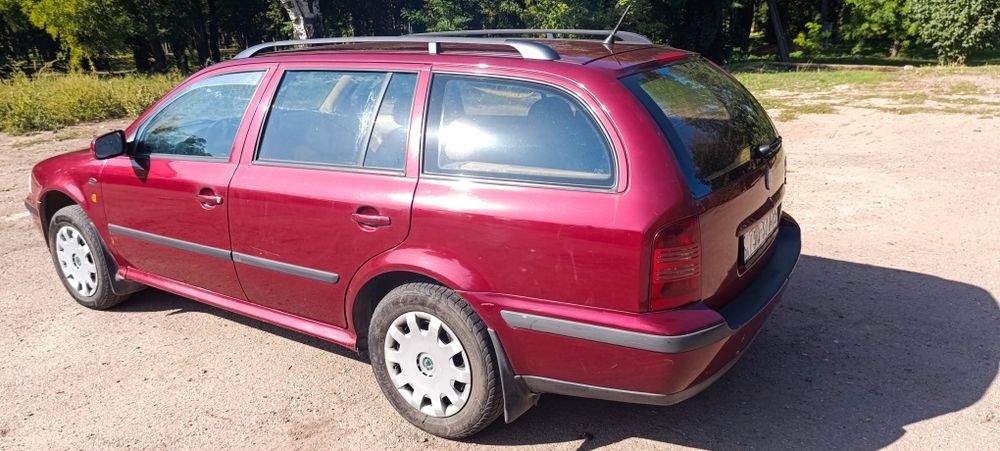 SKODA (Шкода) OCTAVIA Laurin&Klement комбі 1999р.