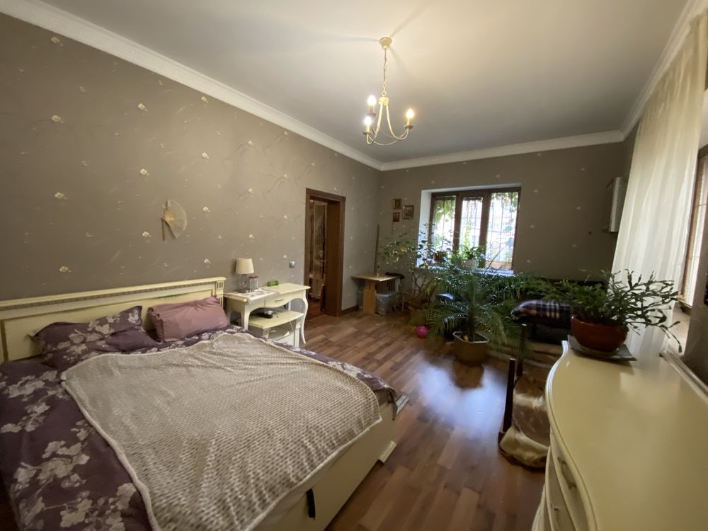 Продаю дом 160м2 в самом центре, возле ресторана Скорини