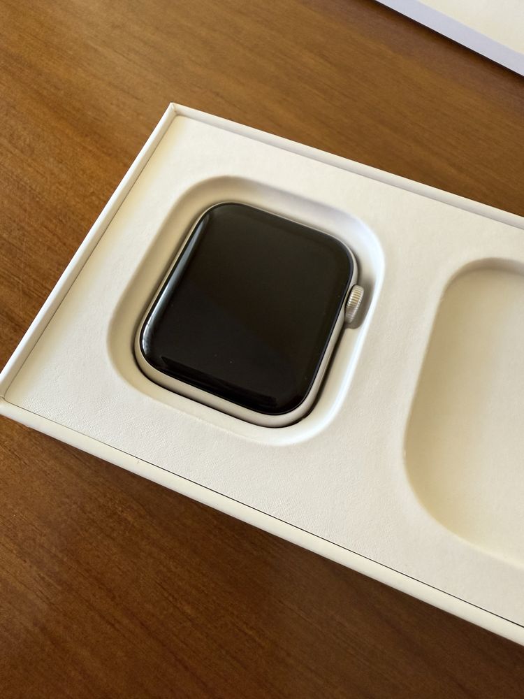 Apple Watch SE 40mm Starligth