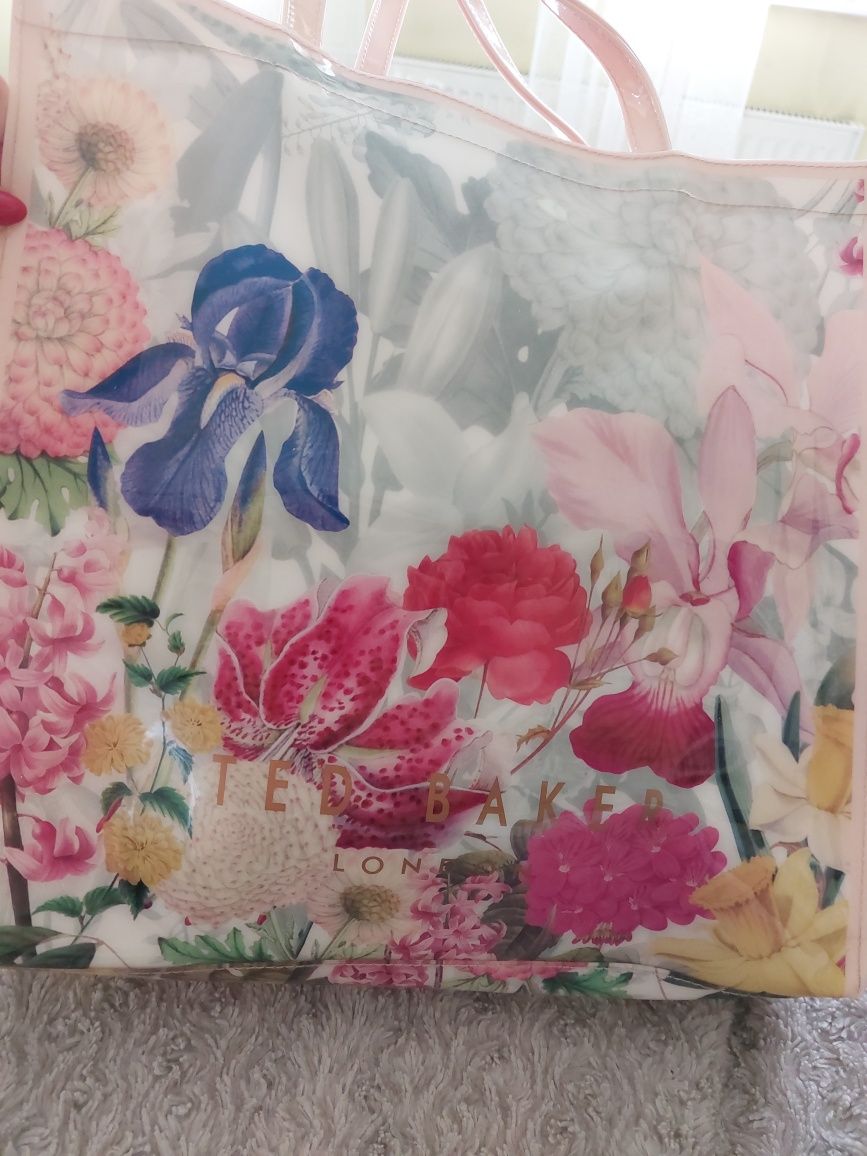 Piękna torebka Ted Baker