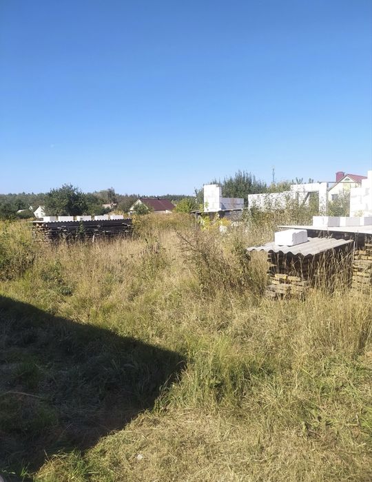 Продаж недобудови з ділянкою в 10 соток в Глибочиці.