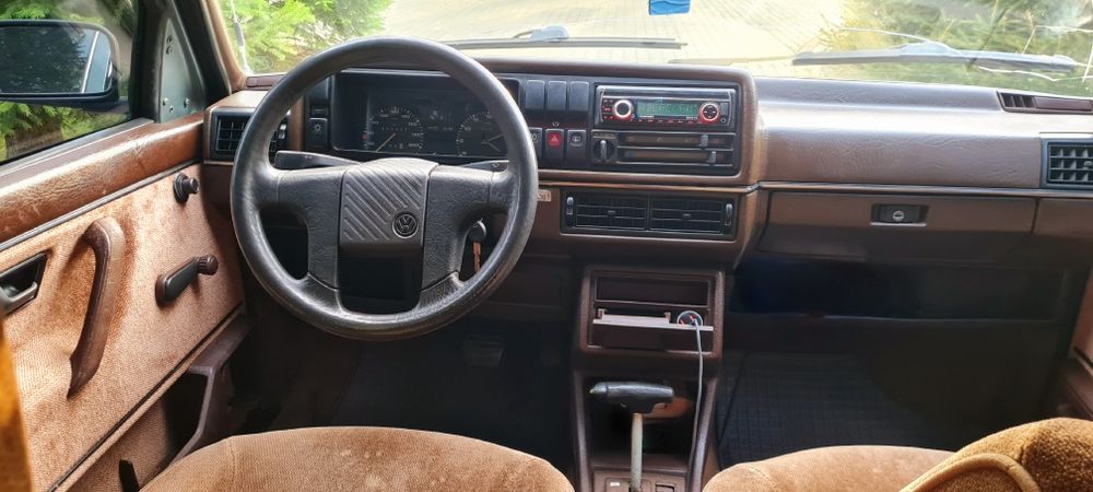 Volkswagen Jetta.  1,6 Бензин. Кпп автомат