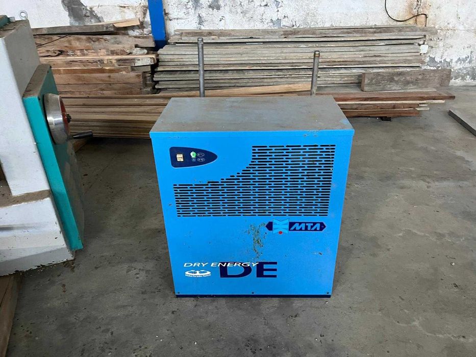 Diversas máquinas para a indústria da madeira