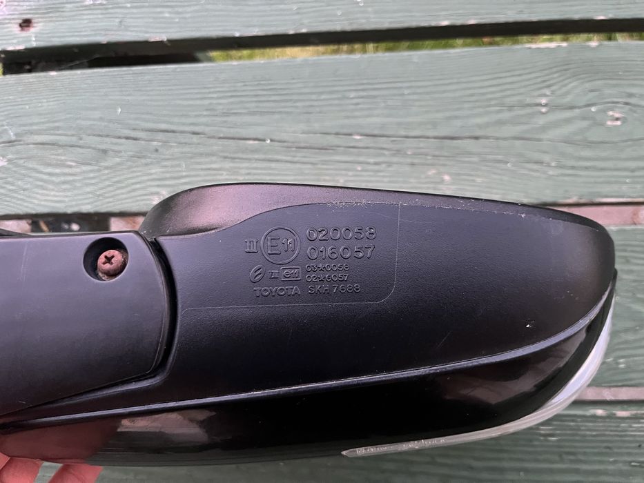 Зеркало правое  дл Toyota avensis T25 рест.