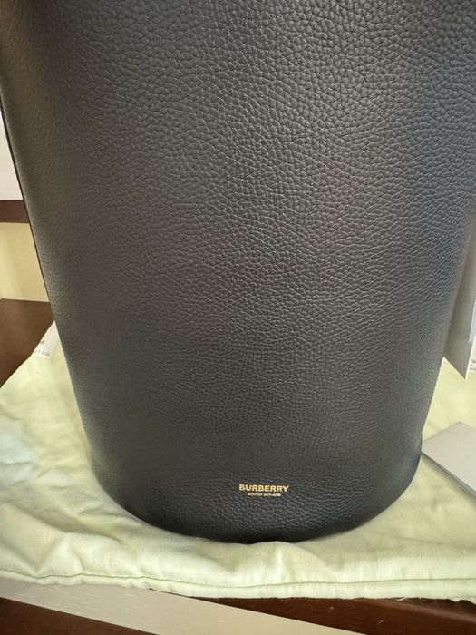 Шкіряна сумка Burberry