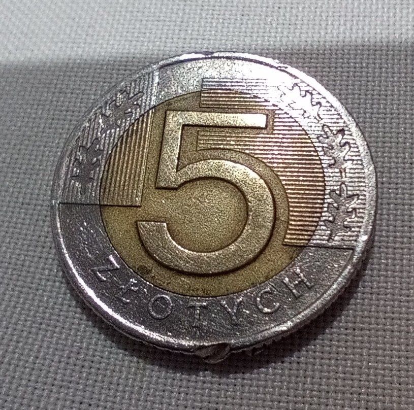 Moneta 5 złotych z wadą fabryczną