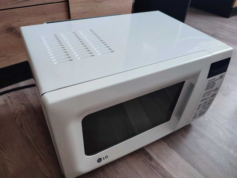 Мікрохвильова піч LG LG MB4042G