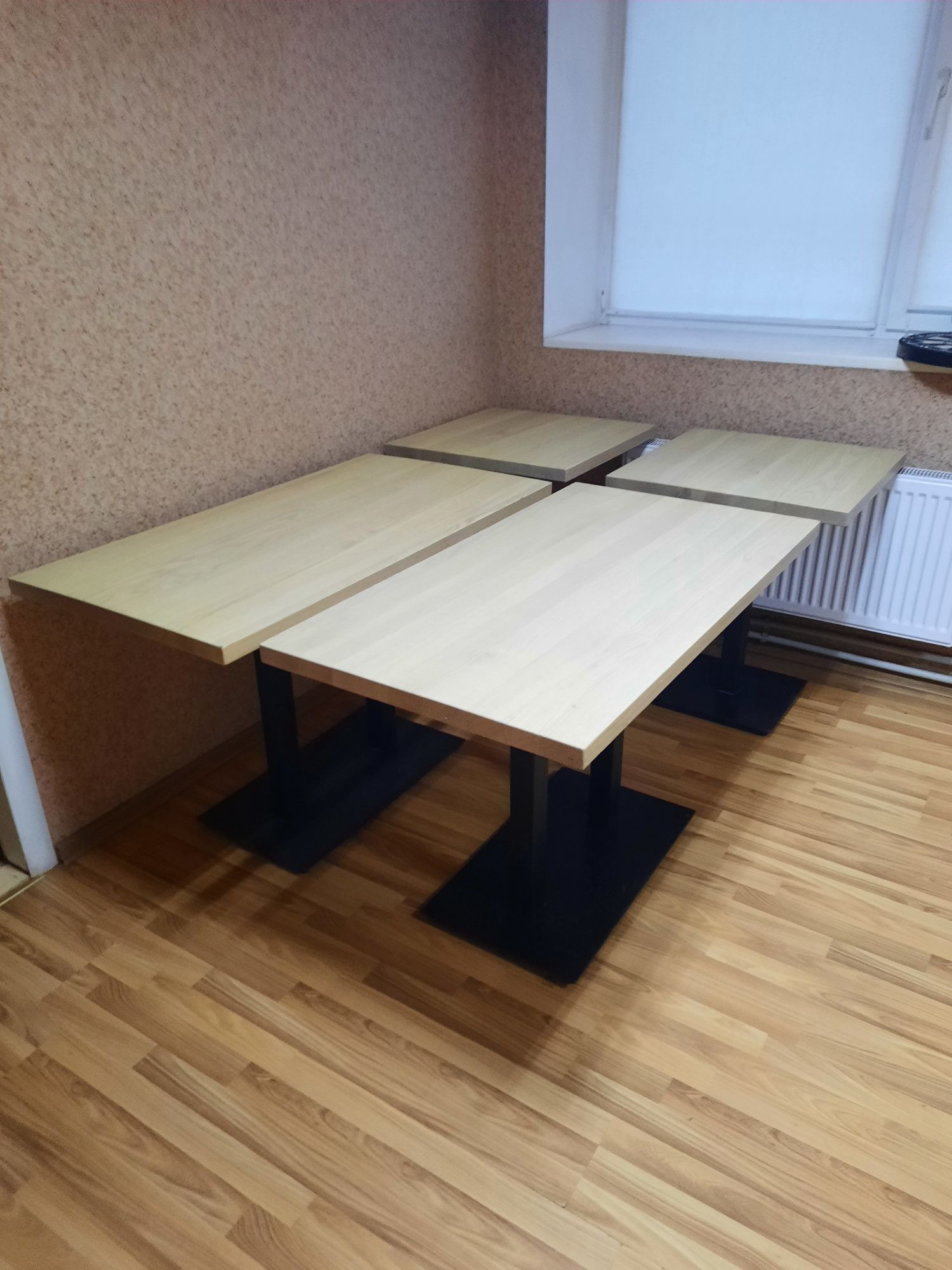 Столы для кафе .