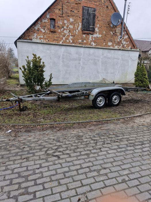 Sprzedam lawetę samochodową uchylną 2000kg dcm