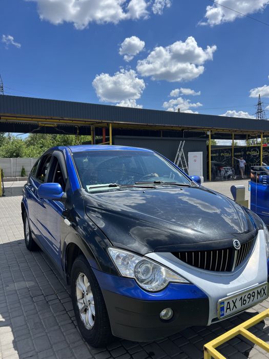 Машина saang yong