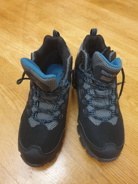Трекинговые ботинки