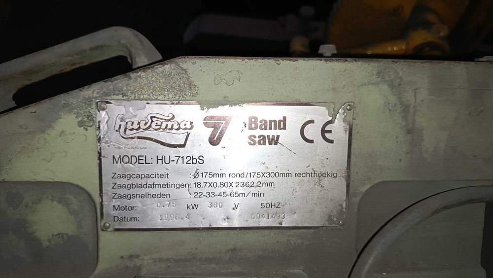 Máquina de corte de fita para perfis ate 300mm