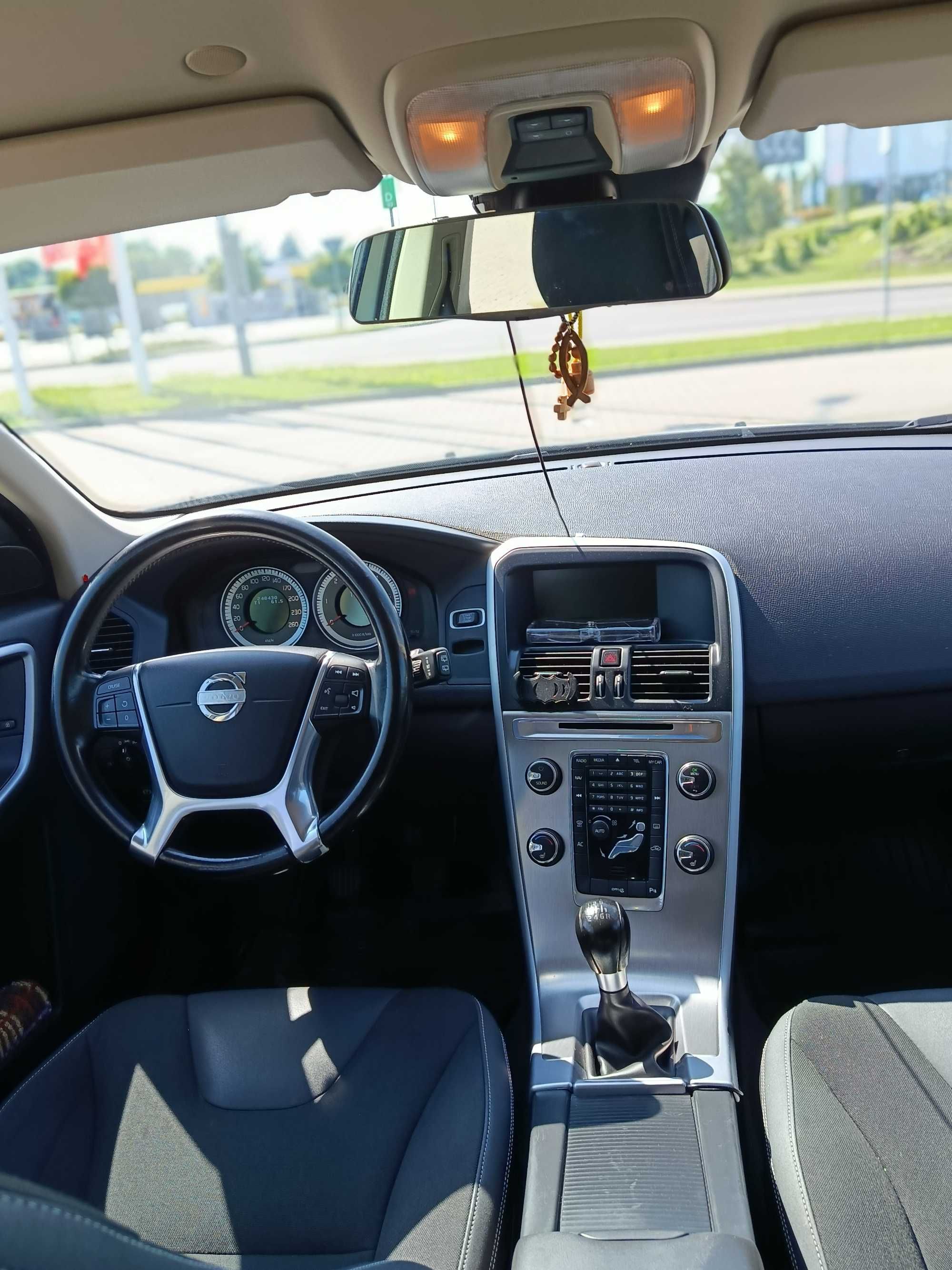 Volvo XC60 2011r 2.0 D3 163km