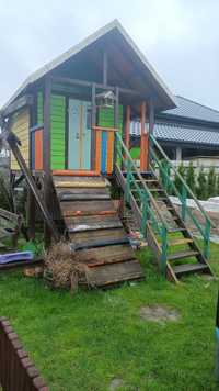 Domek z drewna dla dzieci