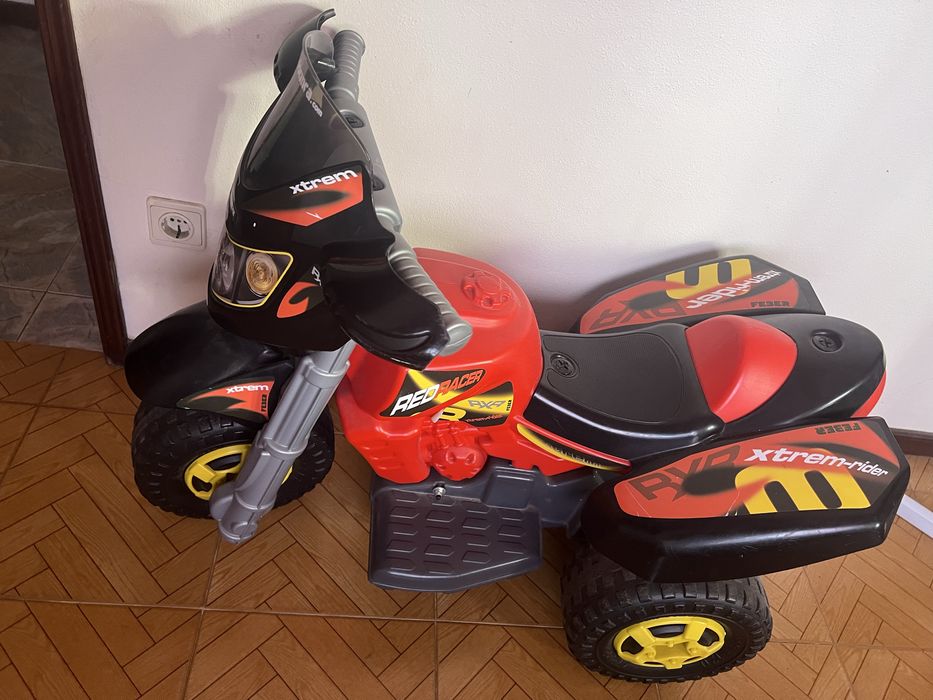 Vendo motas de criança