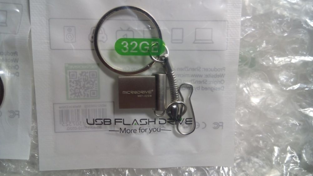 Флешка 3.0 USB новая 32Gb миниатюрная,металл,водонепроницаемая.