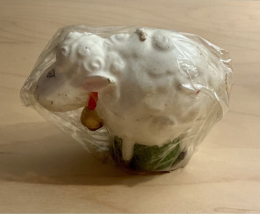 Vela em forma de ovelha