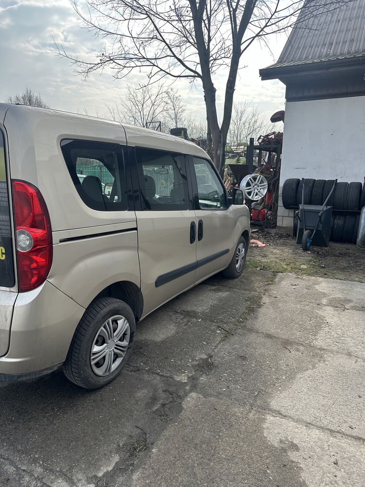 Fiat doblo 1.6 diesel, 5 osobowy, faktura vat 23%