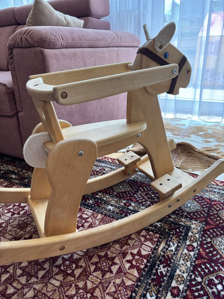 Konik na biegunach drewniany Bajo