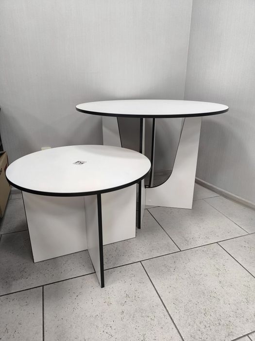 Стол обідній та кавовий