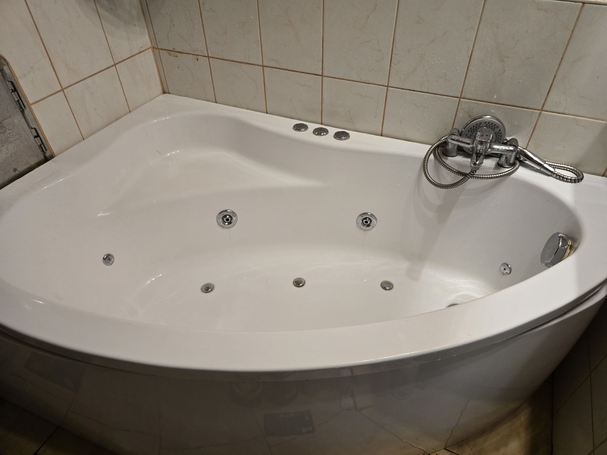 Wanna z hydromasażem