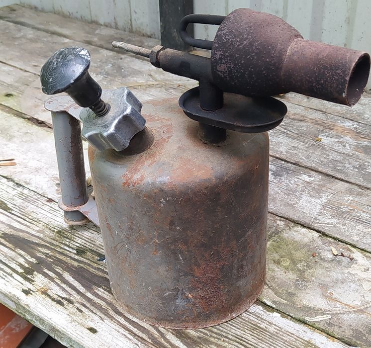 Паяльна лампа бензинова