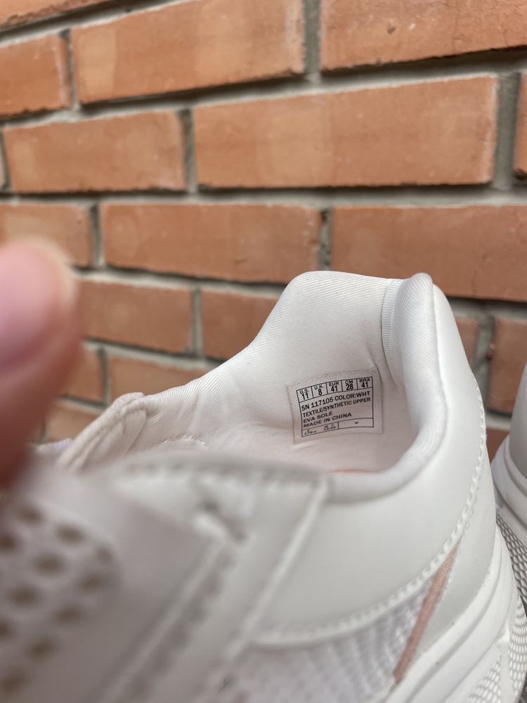 Жіночі кросівки Skechers Bobs B Flex розмір 41, 28 см Білі