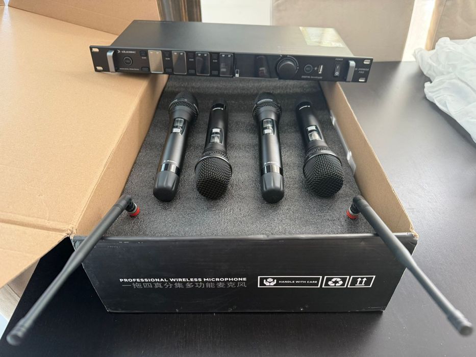 Vendo equipamento completo para som amplificador com 4 microfones sem