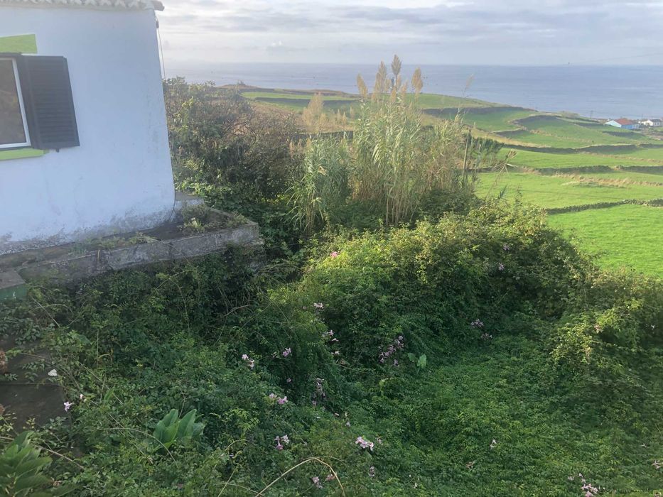 Moradia em Altares - Terceira (Excelente Negócio)