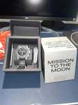 Omega x Swatch SO33M100 Mission to the Moon - Srebrny design lunarny