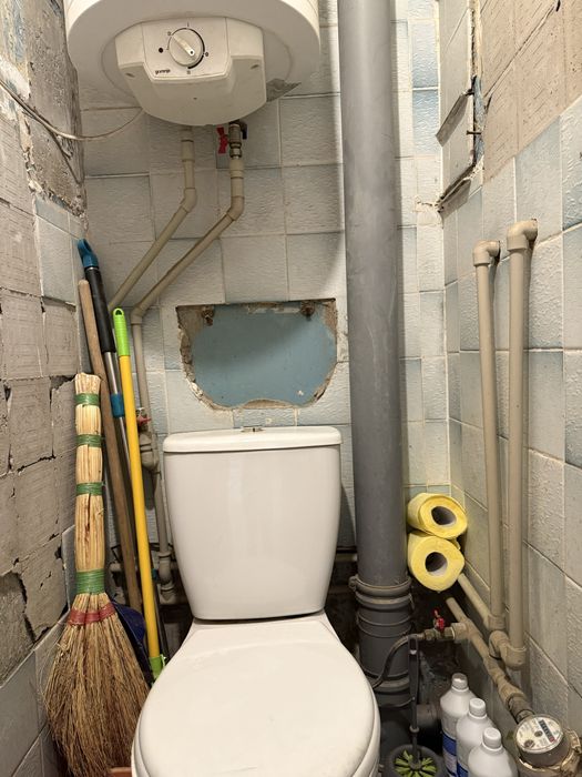 Продам 3 ком. 4 мкрн. Левый берег