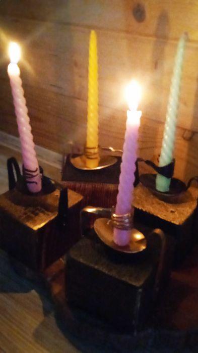 Дерев'яні орігінальні  підсвічники