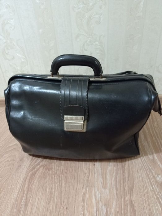 Портфель советский/радянський. Валіза.