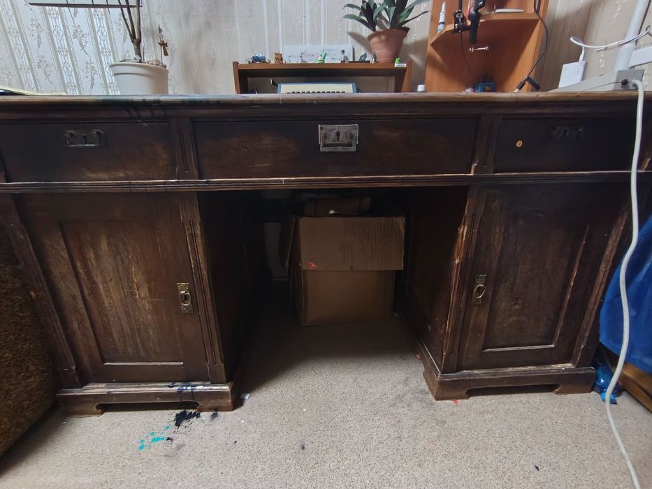 Стол деревянный, письменный, ручной работы