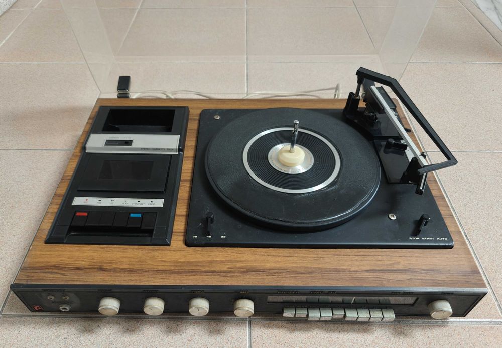 Fiesta Music Centre 20 (Gira Discos, Leitor de Cassete e Rádio)