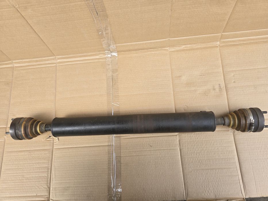 Продам передний и задний кардан нива 2121,21213,21214